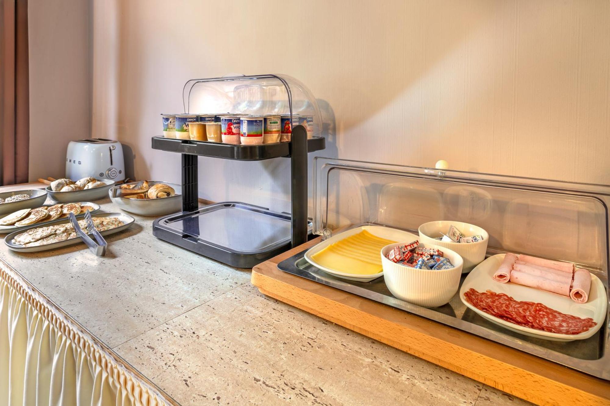 Logis De La Corniche Hotel