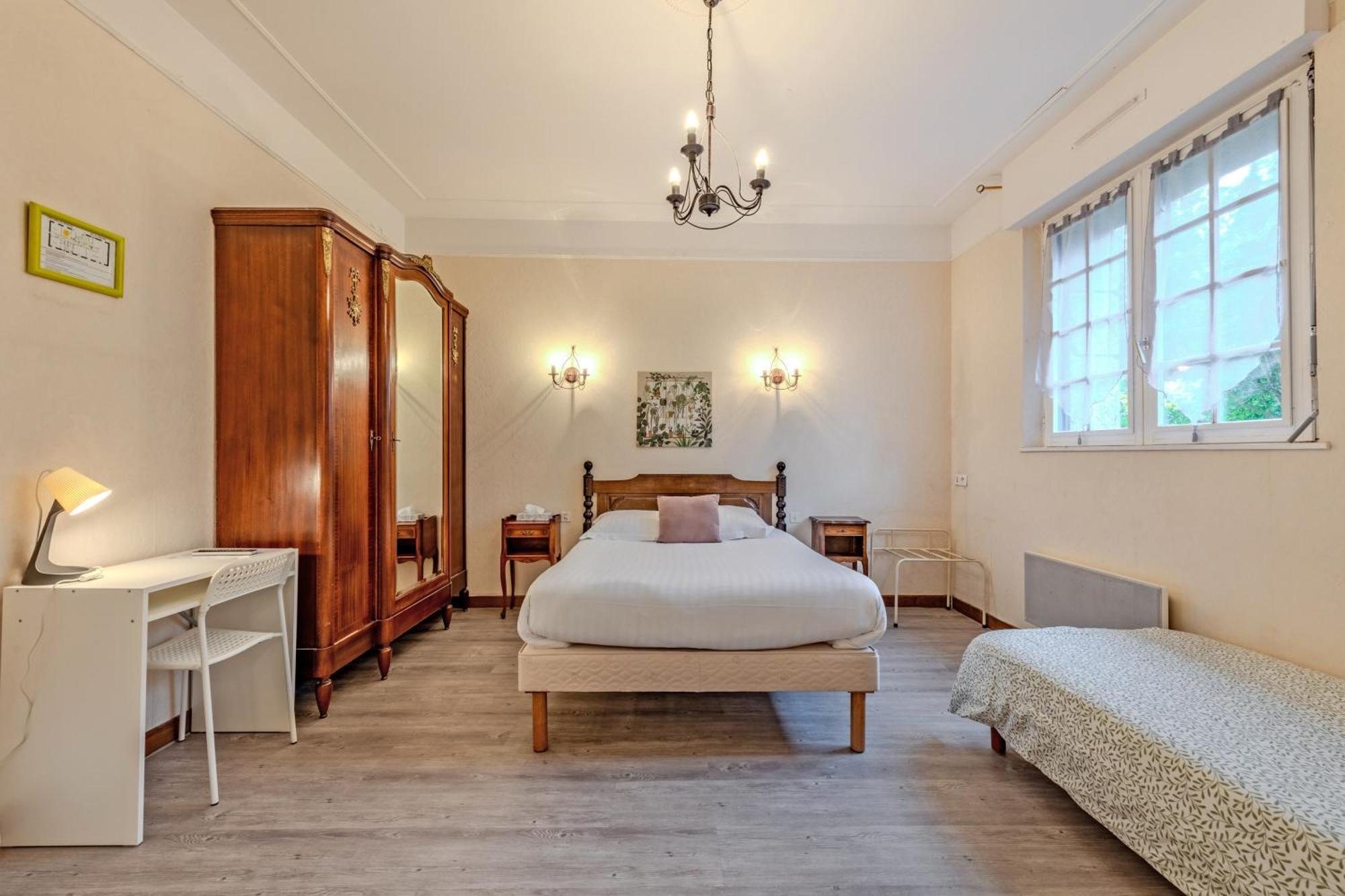 Hotel Logis De La Corniche